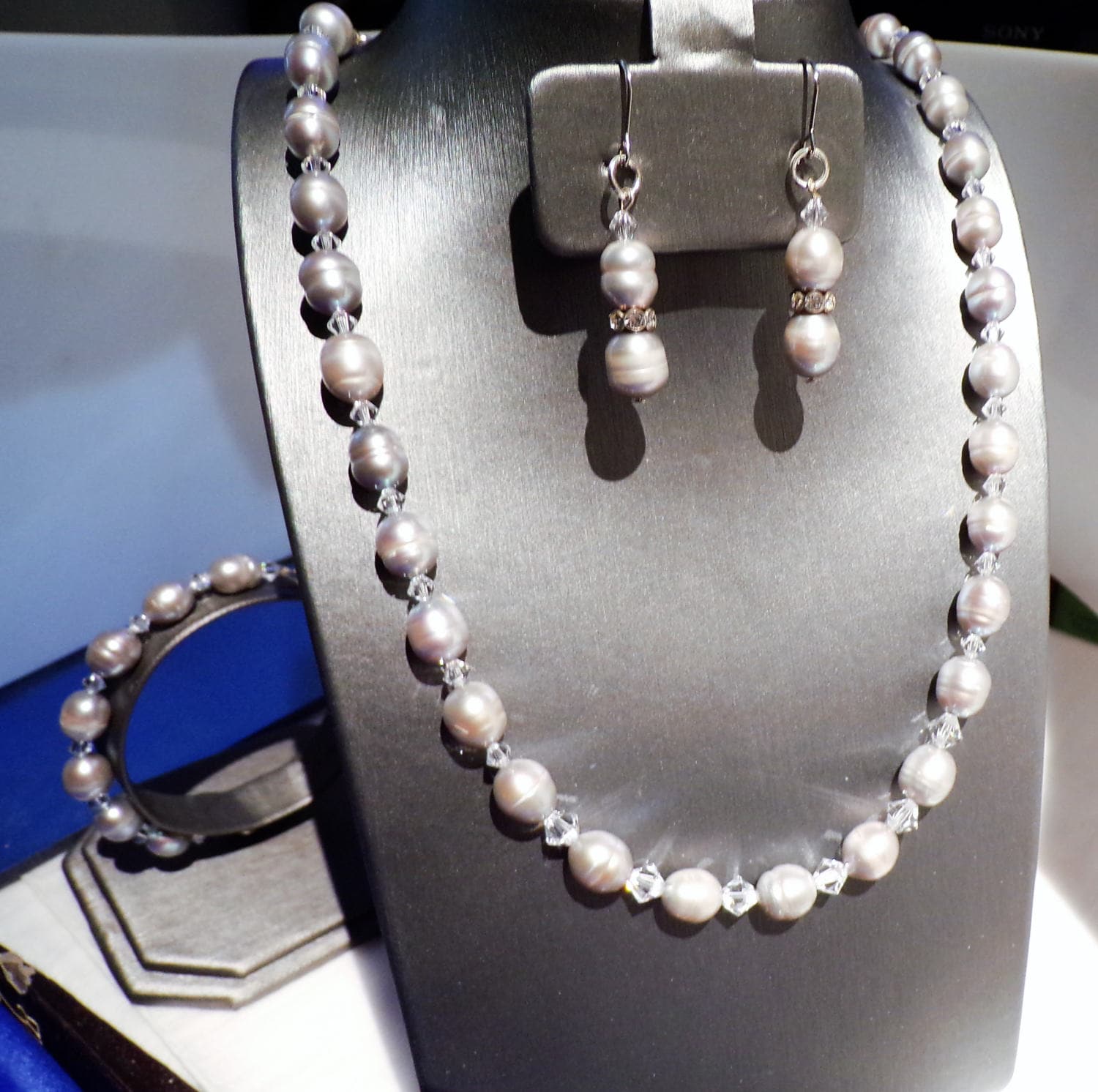 Silvery Grey Fresh Water Pearls and Sparkly Crystals. ADJUSTABLE