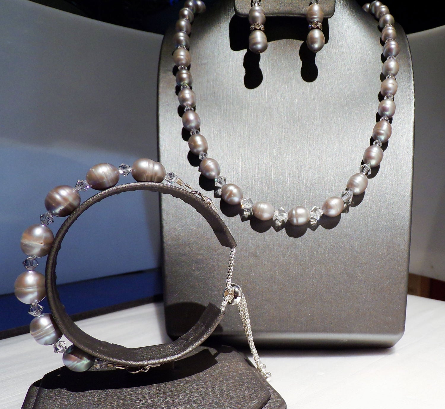 Silvery Grey Fresh Water Pearls and Sparkly Crystals. ADJUSTABLE